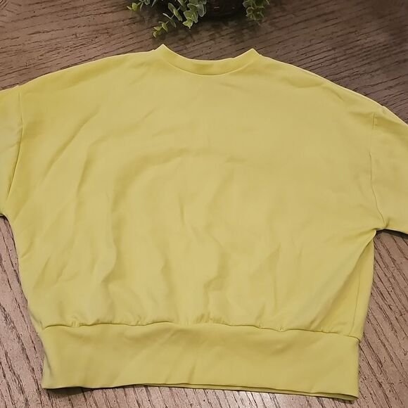 Lime Green Sweater Size S NWOT - Picture 9 of 9